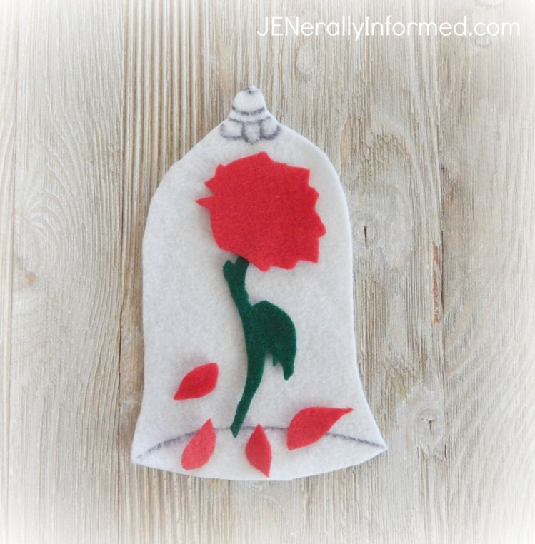 Calling all Princesses! Grab this printable and learn how to make this easy felt rose craft!