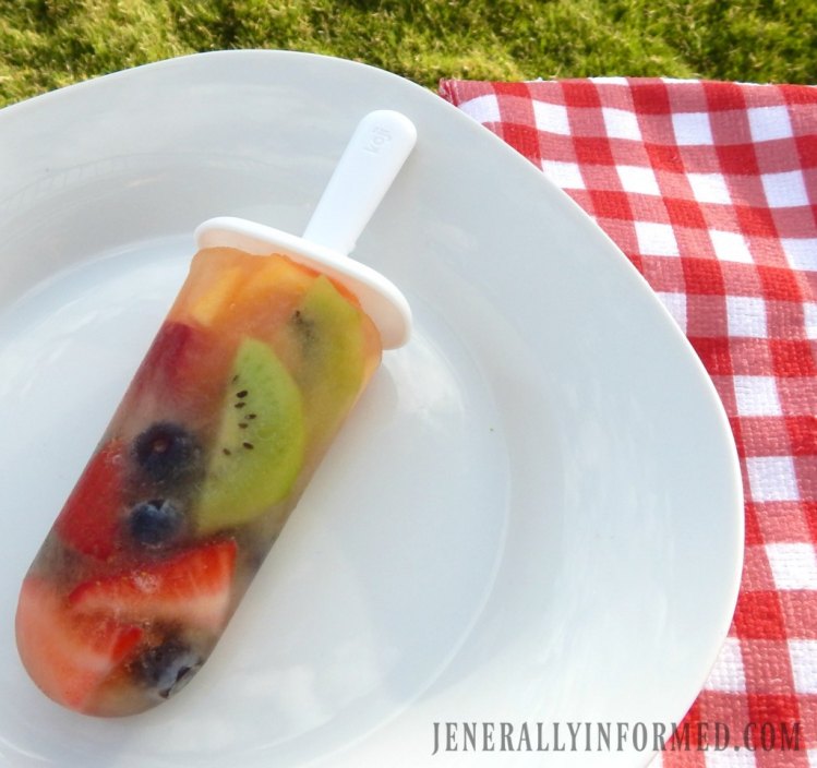 Cool down with these fresh fruit popsicles!