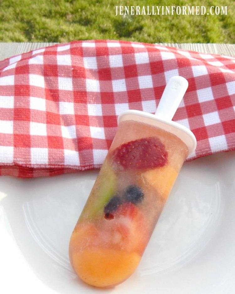 Cool down with these fresh fruit popsicles!