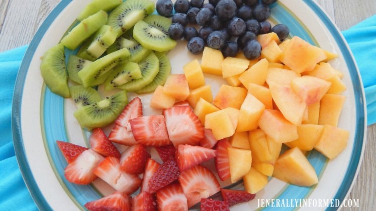 Cool down with these fresh fruit popsicles!