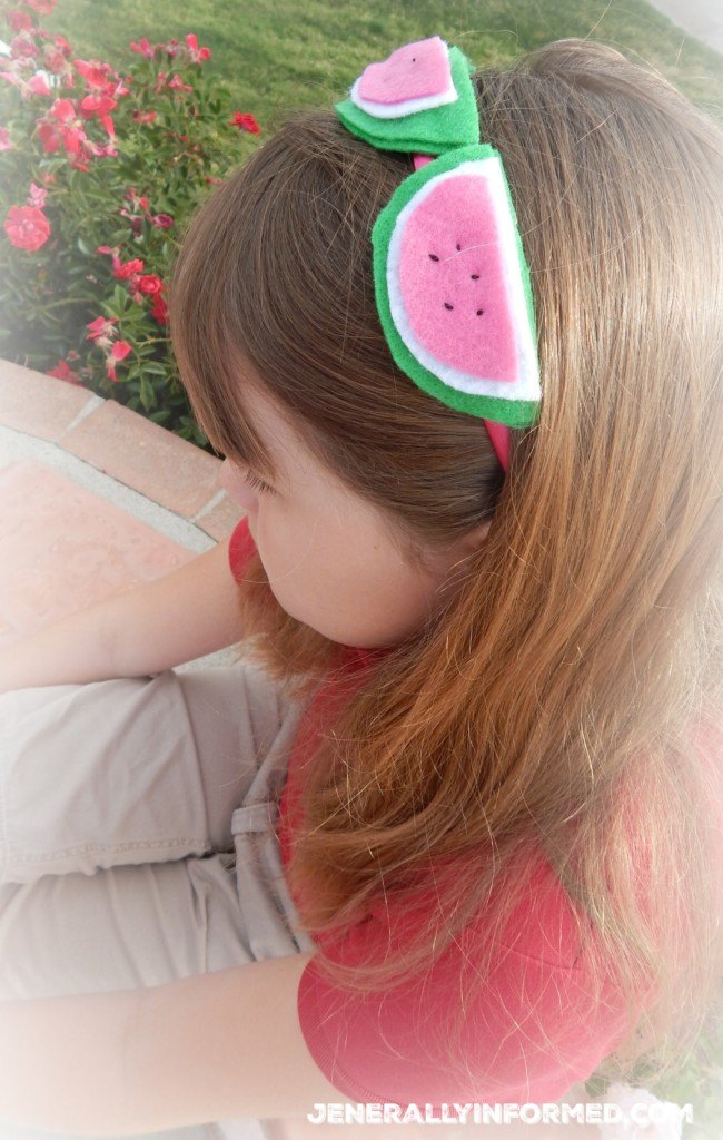 Make summer fabulous with this adorable DIY watermelon headband!