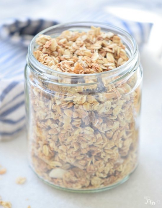 Learn how to make this delicious Crunchy Granola from Hey Fitzy!
