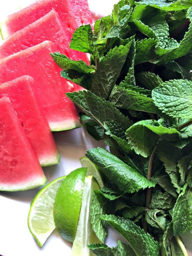 Watermelon-Mojitos-Recipe-made-with-fresh-lime-mint-and-watermelon.-This-easy-drink-recipe-is-perfect-for-a-summer-cocktail.
