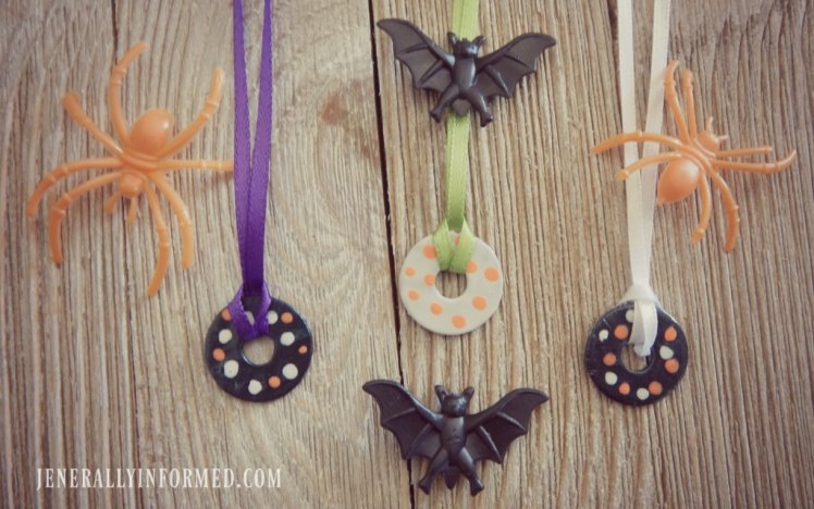 Here's how to make #Halloween necklaces out of washers and nail polish!