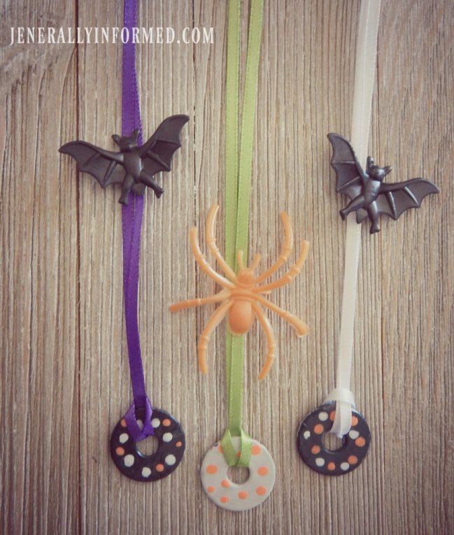 Here's how to make #Halloween necklaces out of washers and nail polish!