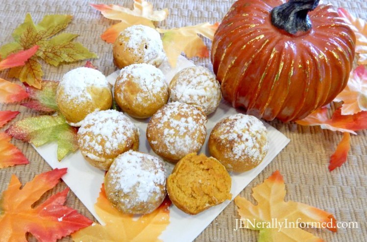 Enjoy the taste of fall! Powdered Sugar & Pumpkin Spice Baked Donut Holes.