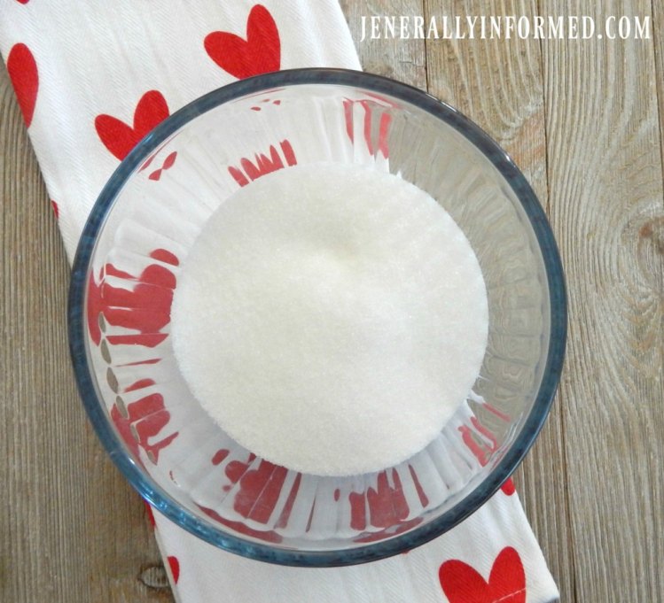 Pamper yourself with this creamy peppermint sugar scrub! 