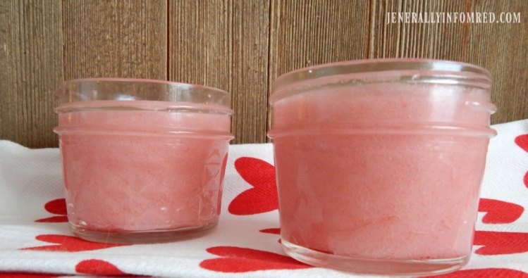 Pamper yourself with this creamy peppermint sugar scrub! 