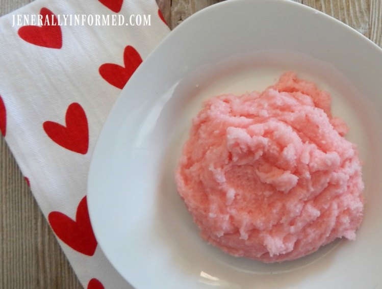 Pamper yourself with this creamy peppermint sugar scrub! 