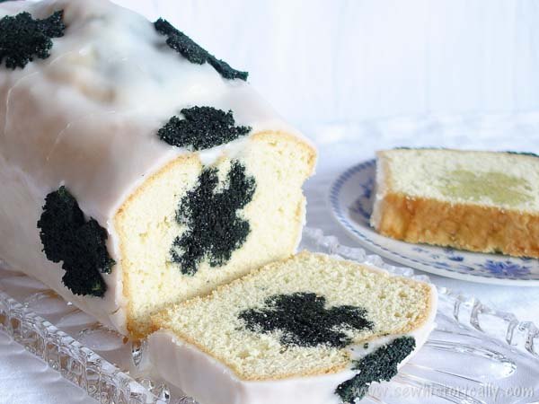 Hidden Clover Cake – Naturally Colored With Sunflower Seeds from Sew Historically.