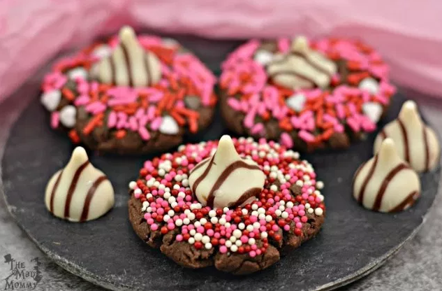 Easy Valentine Cookies with Hugs & Kisses from The Mad Mommy.