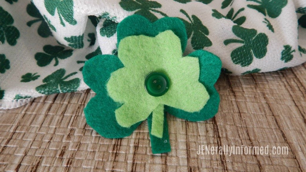 DIY Lucky #Shamrock Pins & Headbands! #stpatricksday