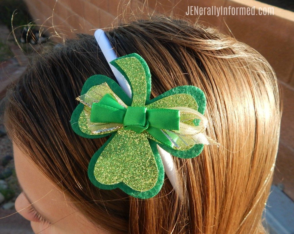 DIY Lucky #Shamrock Pins & Headbands! #stpatricksday