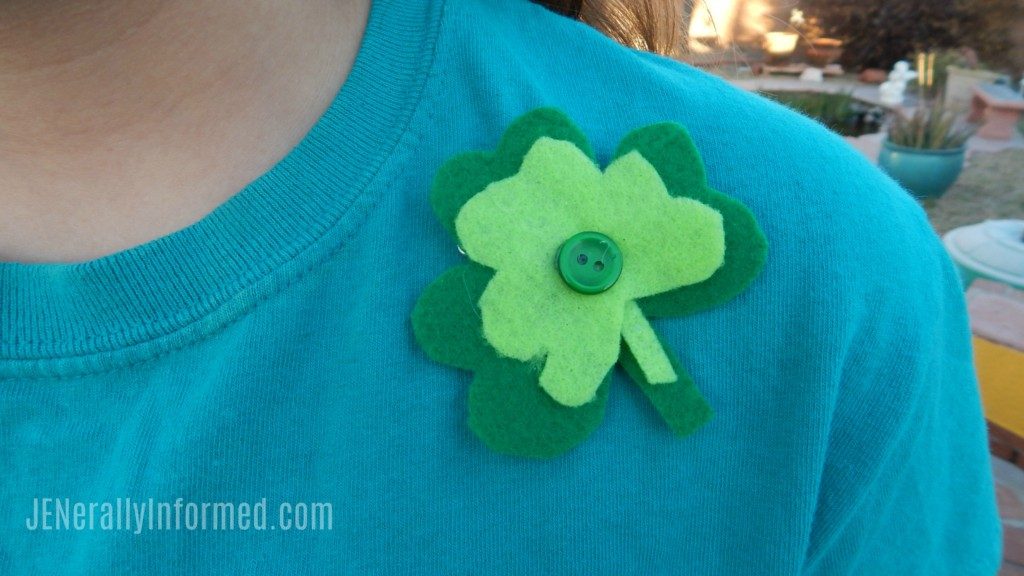 DIY Lucky #Shamrock Pins & Headbands! #stpatricksday