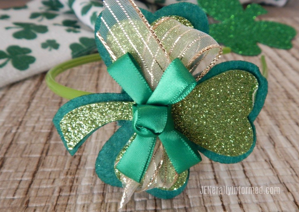 DIY Lucky #Shamrock Pins & Headbands! #stpatricksday