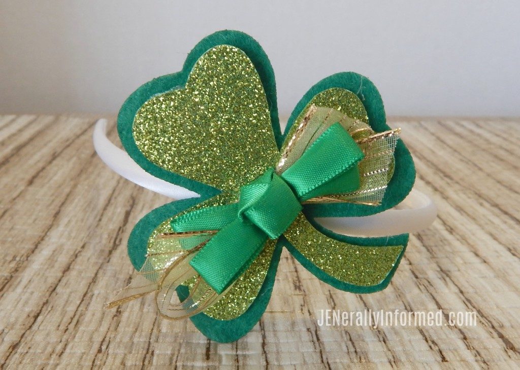 DIY Lucky #Shamrock Pins & Headbands! #stpatricksday