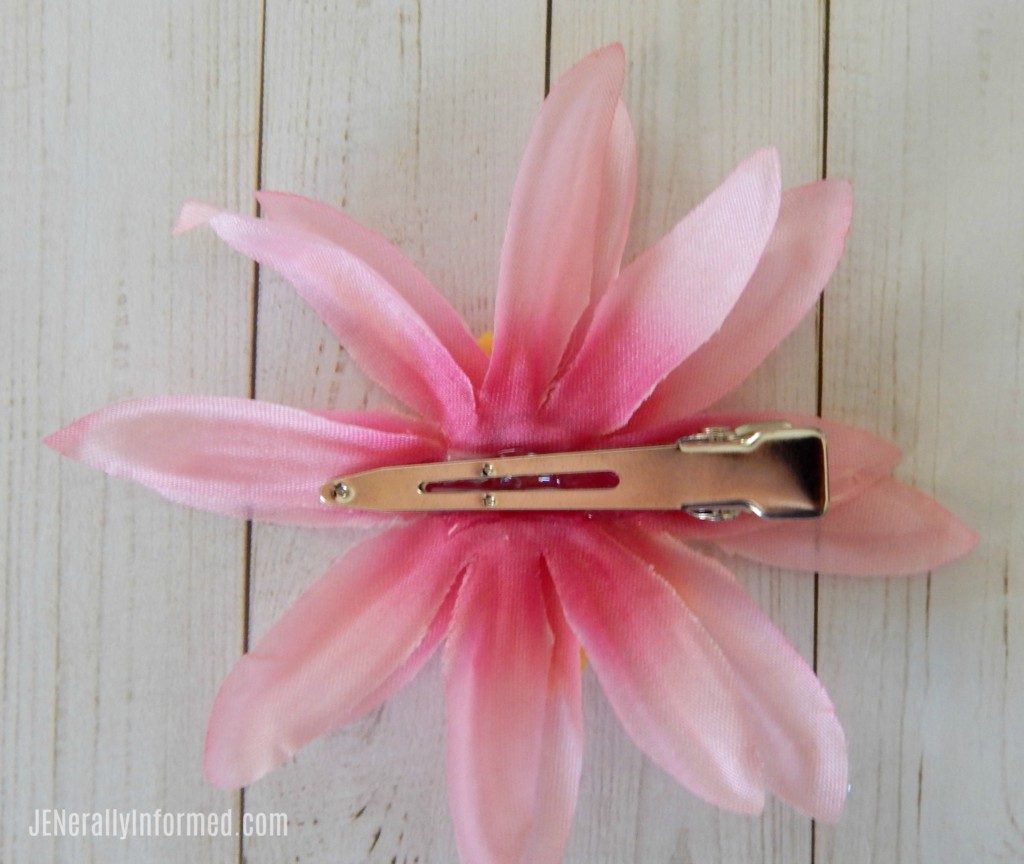 Learn how to make these adorable DIY hair accessories just in time to welcome Spring! 