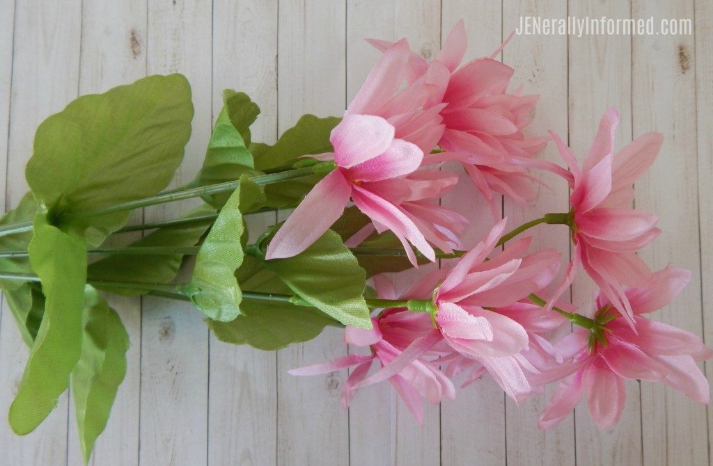 Learn how to make these adorable DIY hair accessories just in time to welcome Spring! 