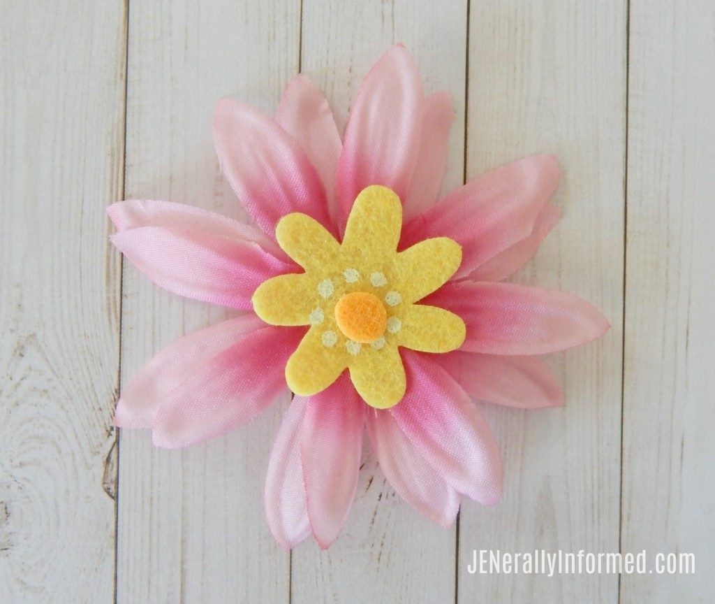 Learn how to make these adorable DIY hair accessories just in time to welcome Spring! 