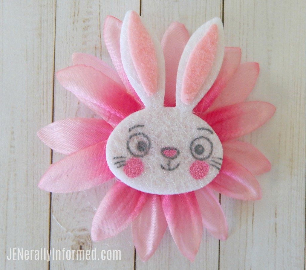 Learn how to make these adorable DIY hair accessories just in time to welcome Spring! 