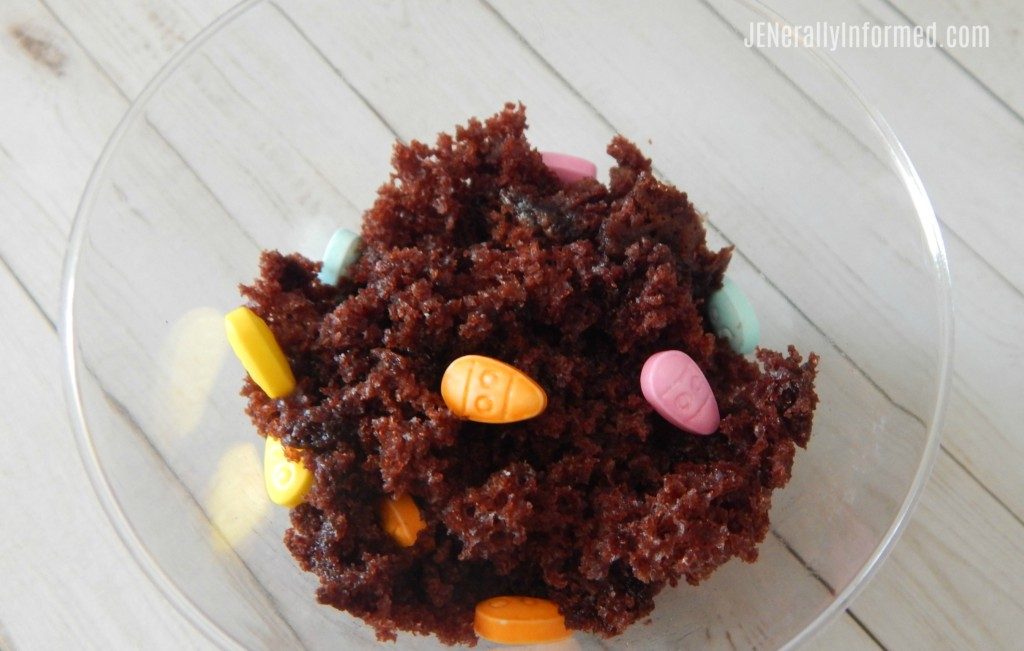 Here's how to make your own delicious Easter egg hunt in a cup treat!