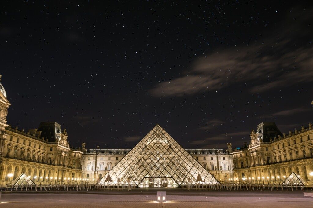 Louvre courtesy Unsplah and Uriel Soberanes.