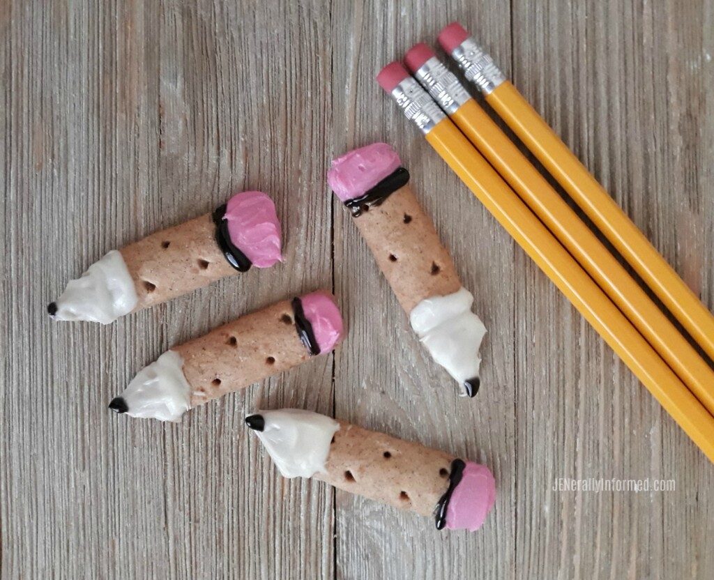 Kids can cook! Make your own #backtoschool Graham Cracker Stick Pencils.