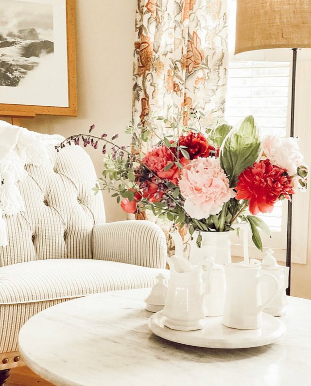 Cozy Sitting Room Ideas from Dabbling & Decorating Home Decor Blog.