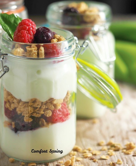 Summer Yogurt Parfaits with Fruit & Granola from Comfort Springs.