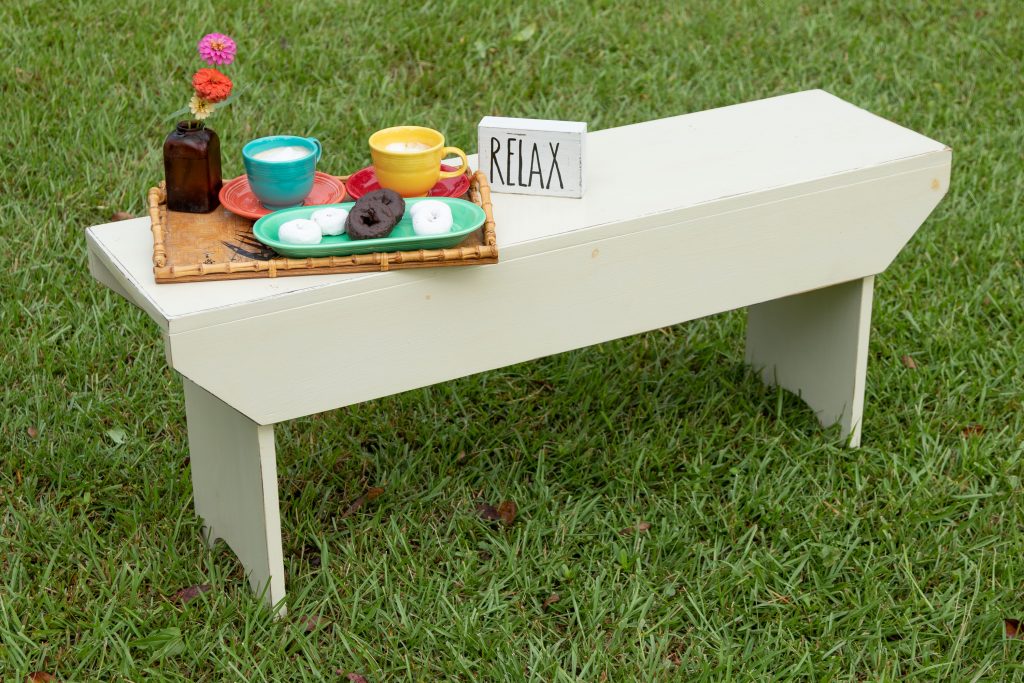  One-Board-Bench DIY from Kippi at Home.
