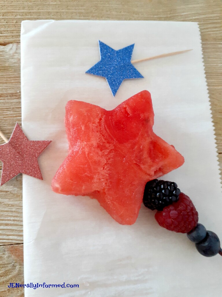 Celebrating the 4th of July in your very own backyard? How about whipping up these easy to make red, white and blue fruit kebobs?!