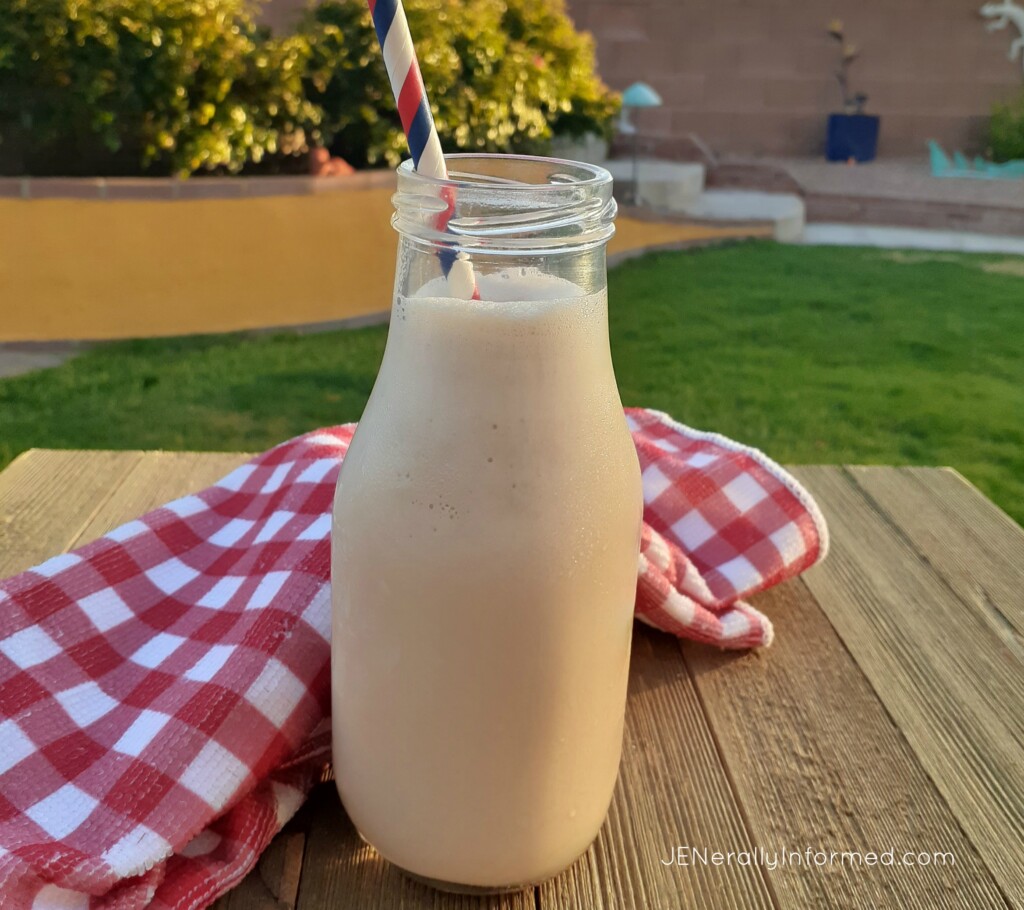 Cool, creamy and delicious with only 2 ingredients! Try making this delicious Dr Pepper copycat shake recipe and make it the best summer ever! 