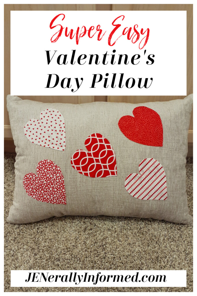 Here's how to make your own super easy Valentine's Day pillow in less than 20 minutes with just a few fabric scraps! #decor #valentinesdaydecor