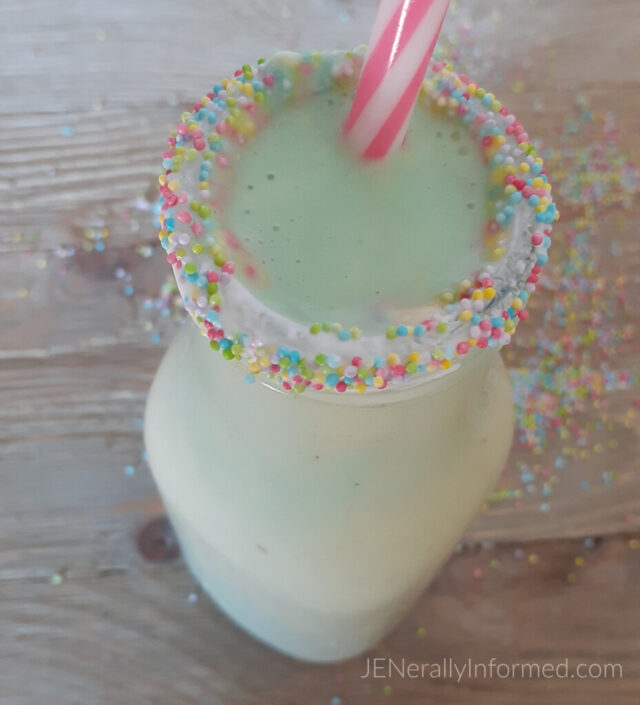 Enjoy an easy-to-make Lucky Green Pistachio quick shake with only 3 simple ingredients! #cooking #drinks #StPatricksDay