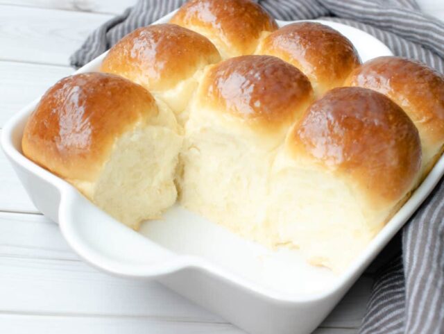 Condensed Milk Dinner Rolls from An Off Grid Life.