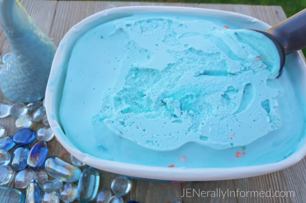 Cool off this summer with a delicious and easy to make-at-home #mermaid float! #desserts #drinks #kidrecipes