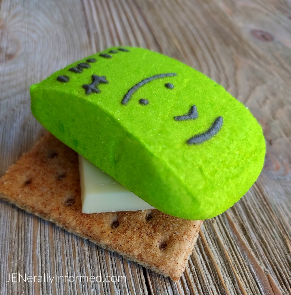 Halloween-inspired treats in less than 5 minutes! Easy to make Frankenstein Oven-Baked Halloween S'mores! #Halloween