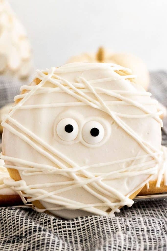 Easy Mummy Shortbread Cookies from The Happy Mustard Seed.