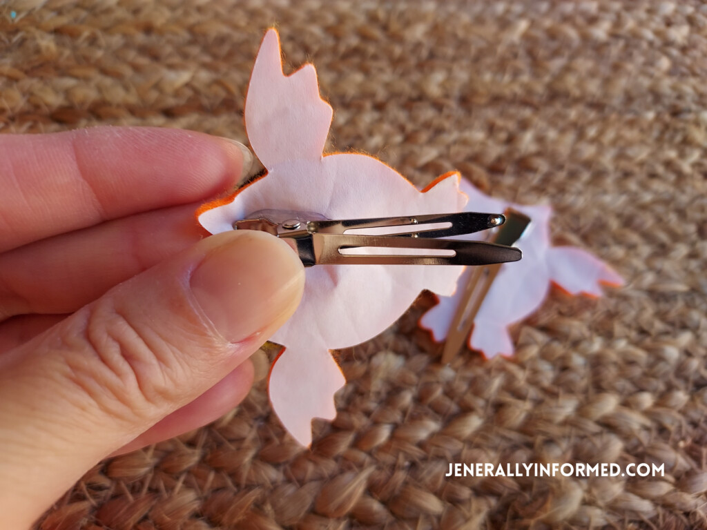 Don't let the Fall pass you by before you make your own super easy-to-make owl hair barrettes!