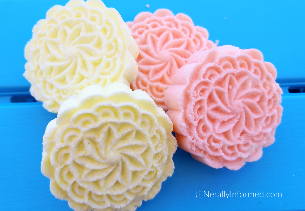 Want to learn how to make your own bath bombs, but think it might be too hard? Try this super easy recipe for DIY Flower-Shaped Pressed Bath Bombs!