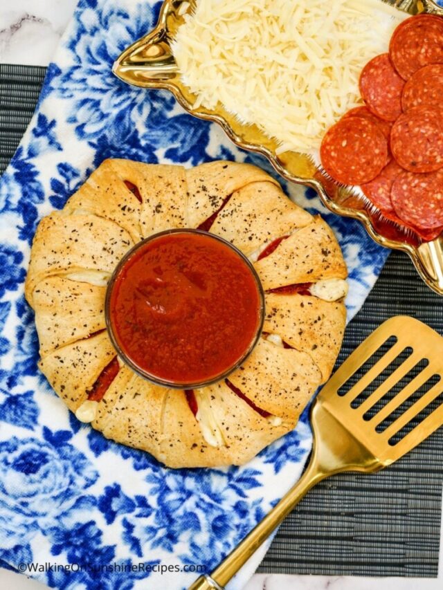 Pizza Crescent Rolls by Walking on Sunshine Recipes.