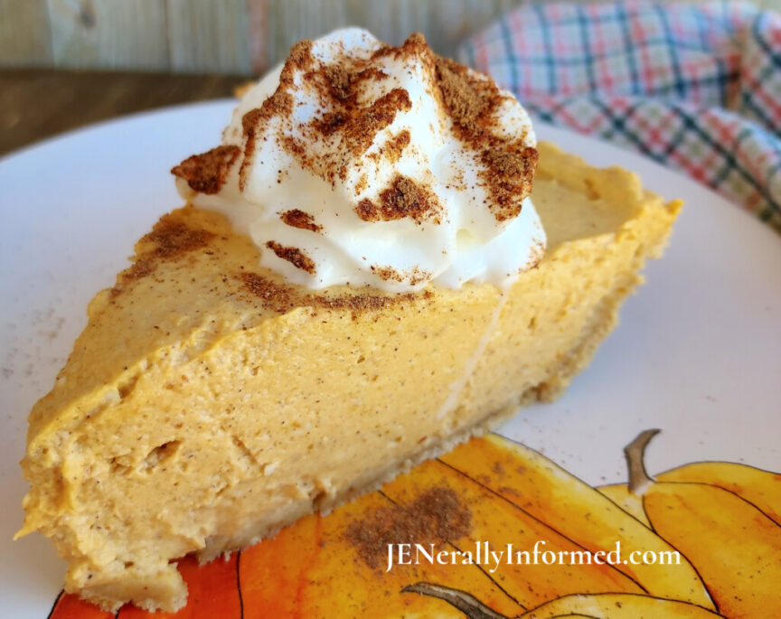 Delicious #pumpkin #desserts made easy! No-bake pumpkin pie cheesecake in less than 10 minutes! #falldesserts