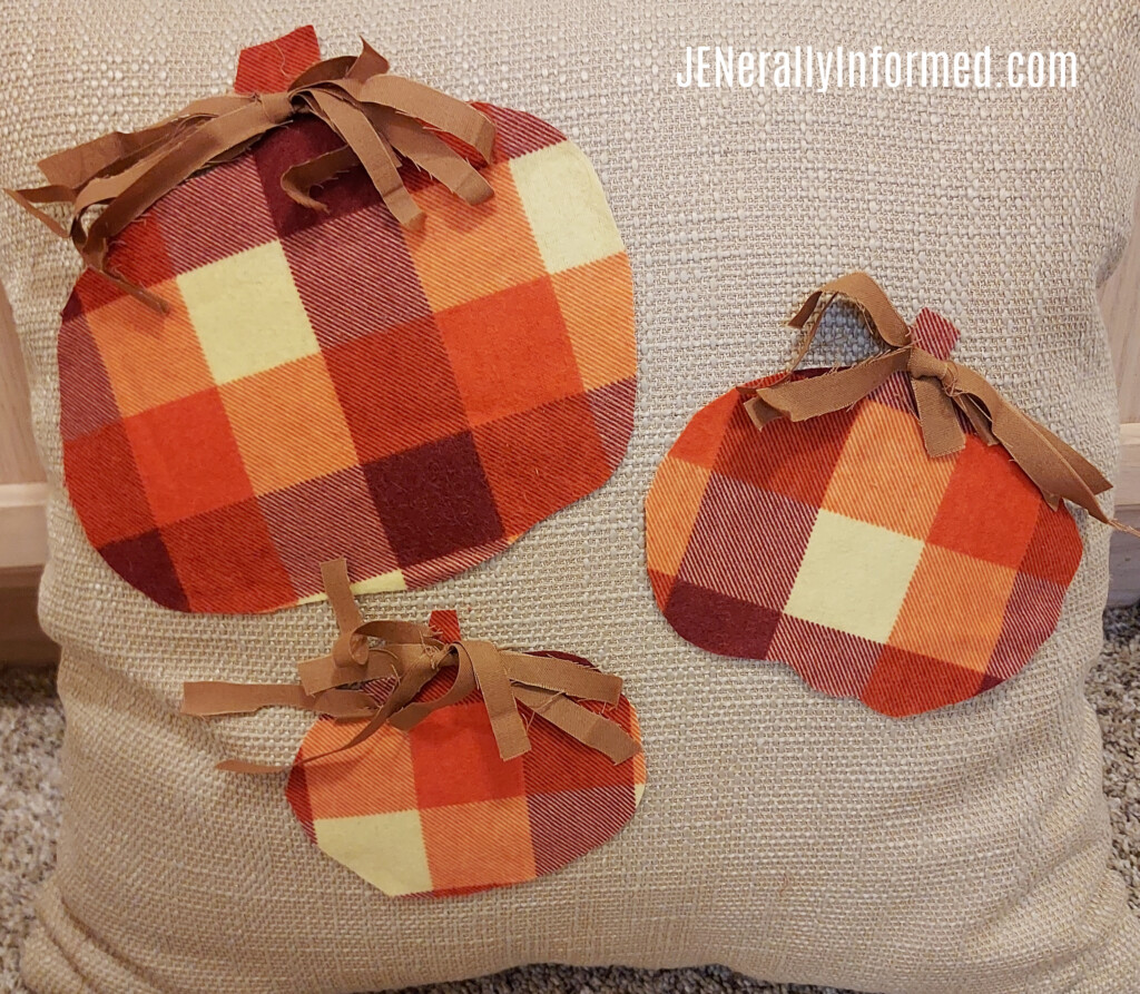 Learn how to make this adorable DIY pumpkin patterned pillow just in time for Fall! 