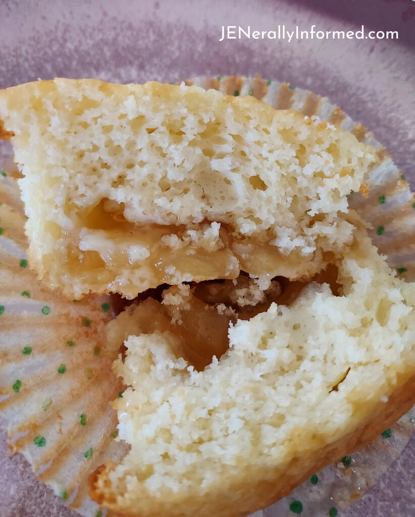 Easy-to-make! Introducing a Vanilla Apple Cupcake that is like a mini pie in a cupcake! #desserts #falldesserts