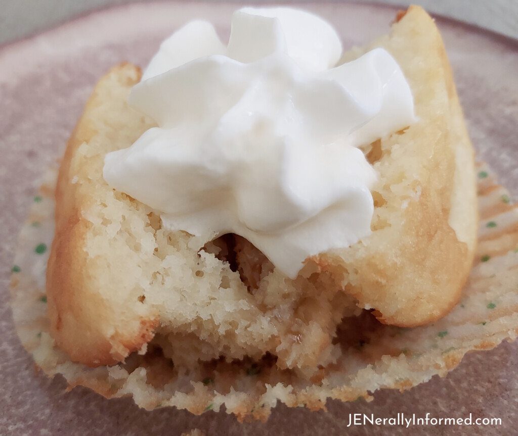 Easy-to-make! Introducing a Vanilla Apple Cupcake that is like a mini pie in a cupcake! #desserts #falldesserts