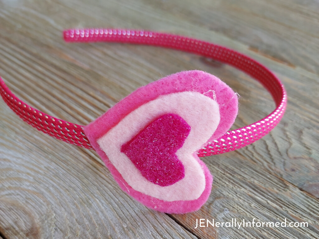 Learn how to make an adorable heart headband in less than 5 minutes!" #crafting #haircrafts #valentinesday