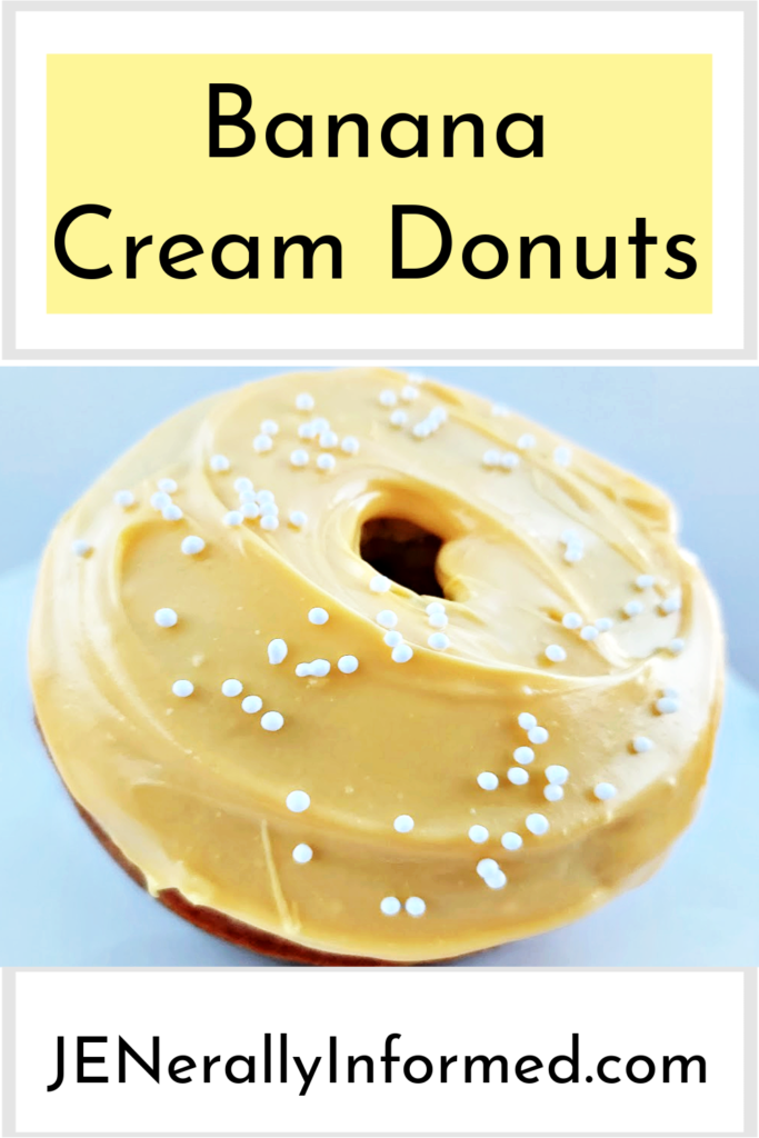 Learn how to make these delicious banana cream-flavored donuts in less than 30 minutes! #donuts #recipes #baking