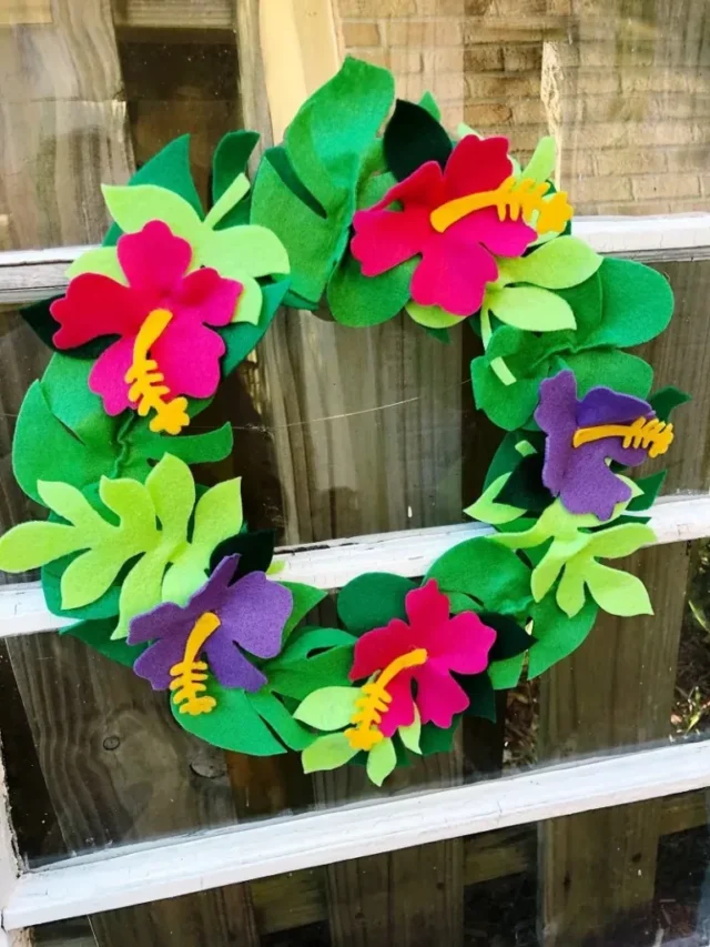 Create a Tropical Hibiscus Wreath with Kunin Felt from Creatively Beth.