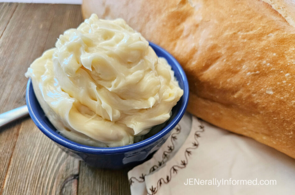 Learn how to make your own delicious 3 ingredient honey butter in less than 10 minutes at home! #easyrecipes #cooking
