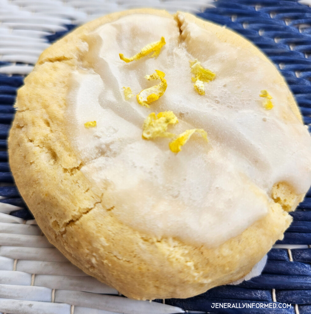 Love key limes, but hate the work they take? Try this deliciously easy recipe for key lime cookies! #keylime #keylimedesserts
